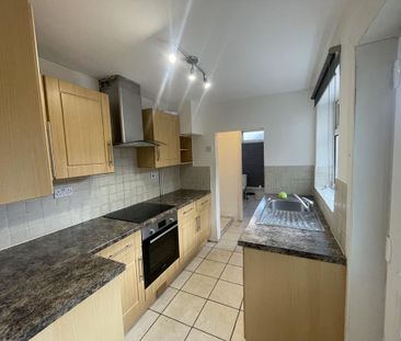 3 bedroom terraced house to rent - Photo 5