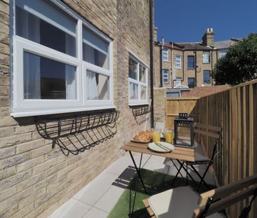 2 bedroom ground flat to rent - Photo 3