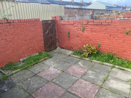 2 bedroom terraced house to rent - Photo 3