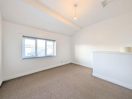 2 bedroom semi-detached house to rent - Photo 5