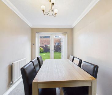 3 bedroom detached house to rent - Photo 4