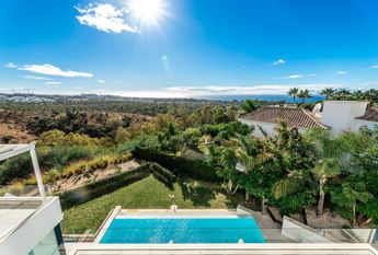 Luxury Villa for rent in Marbella Del Este, Andalusia
