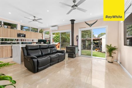 SPACIOUS FAMILY HOME IN A PRIME LIDCOMBE LOCATION - Photo 3