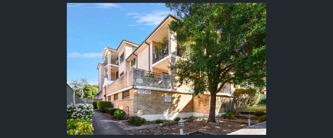 Light and Airy Two Bedroom Apartment in Quiet Location!! - Photo 1