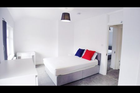 3 Bed Terraced House, Cranmore Crescent, BS10 - Photo 5