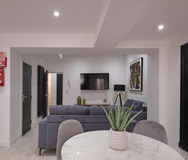 9 bedroom house of multiple occupation to rent - Photo 3