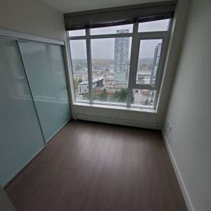 DONT MISSOUT - 2 BED + DEN CORNER UNIT - High Floor - Photo 2