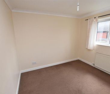 3 bedroom end of terrace house to rent - Photo 1