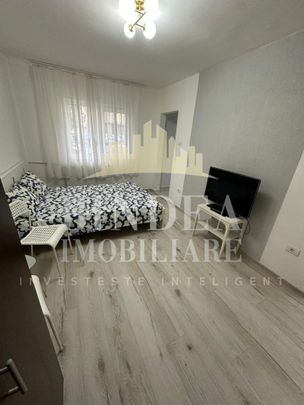 Garsoniera la parter Girocului- parcare in spatele blocului - Fotografie 1