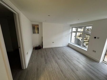 8 Thornhill Road, Croydon - Photo 4