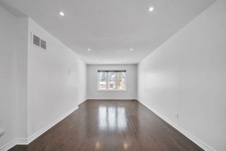 For Lease - 202 Renforth Drive Unit# Main, Toronto, Ontario - Photo 2