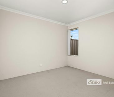 CENTRALLY LOCATED TOWNHOUSE - Photo 4