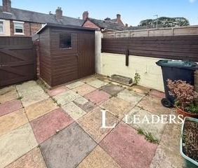2 bedroom terraced house to rent - Photo 4