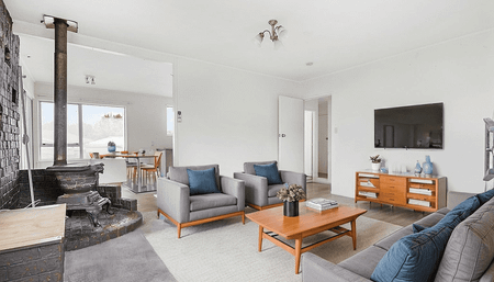 Down the driveway location - Photo 4