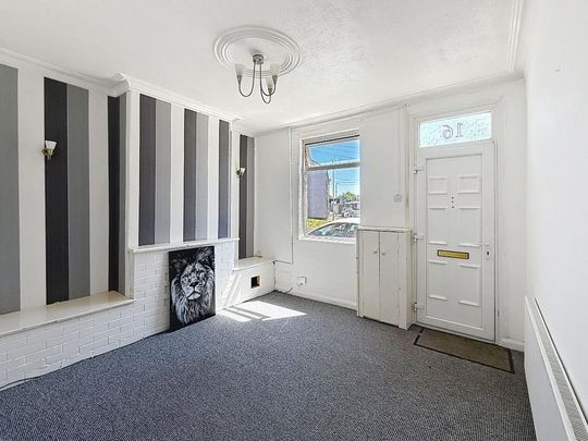 2 bedroom terraced house to rent - Photo 1