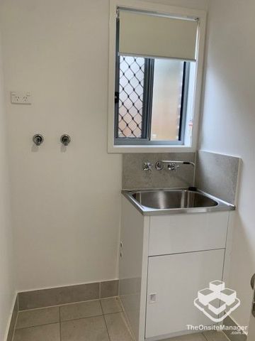 3 bedroom townhouse $600 in Richlands available after 19/11/2025 - Photo 3