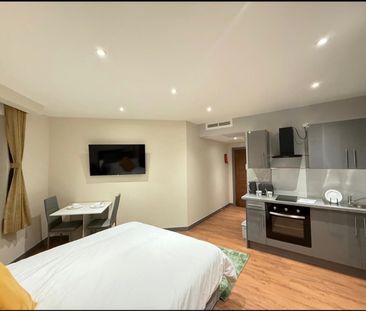 Studio Flat, Cranbrook Road, IG1 - Photo 5