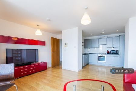 3 bedroom flat to rent - Photo 2