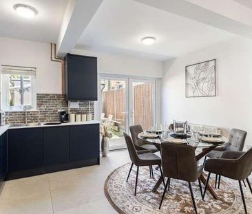 Garden City, Edgware, Middlesex, HA8 - Photo 1