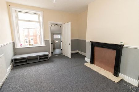 2 Bedroom Flat - Second Floor - Photo 3