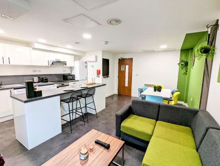 1 bedroom in a house share to rent - Photo 2