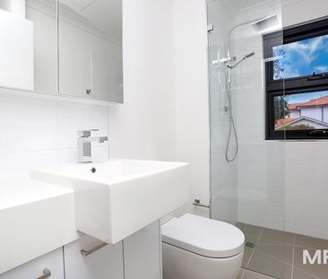 Modern and parkside location with whitegoods included - Photo 5