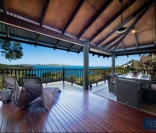 Unparalleled Whitsunday Views - Fully Furnished Villa - Photo 1