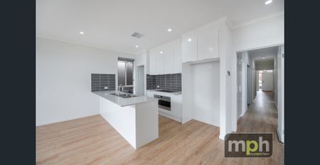 Modern four Bedroom family home. - Photo 3