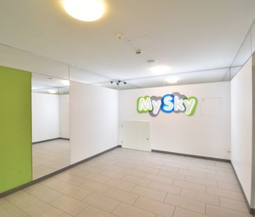 Komfortable 2 - Zimmer Wohnung mit Fernblick | Loggia | ab sofort - Photo 4