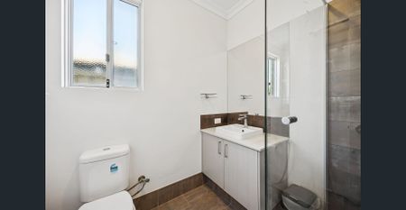 Easy care 3 bedroom 2 bathroom plus study family home in great location! - Photo 4