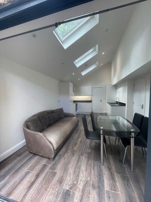 2 Bed Flat, Emmanuel House, CR2 - Photo 1