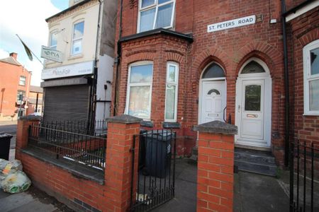 1 bedroom in a house share to rent - Photo 2