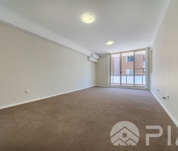 Convenient Location, Amenities Nearby, Contemporary Apartment - Photo 6