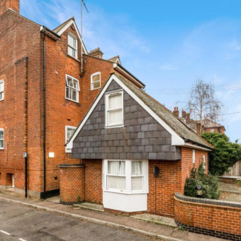 3 bedroom flat to rent - Photo 1