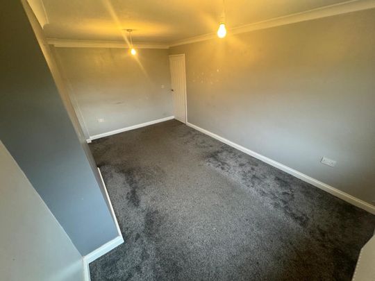 8 Lane Green Court, Codsall, WV1 8LU - Photo 1