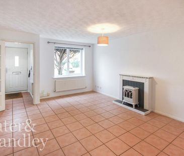 3 bedroom end of terrace house to rent - Photo 3