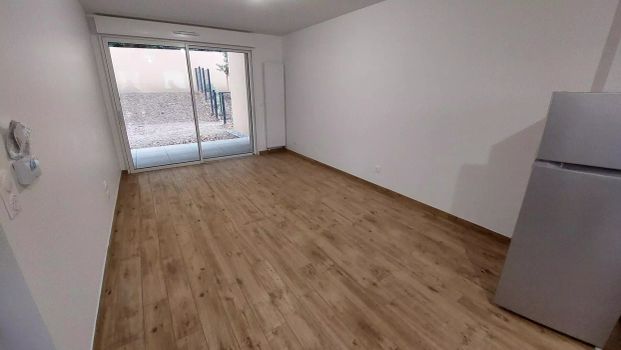 location Appartement T2 DE 43.99m² À DECINES CHARPIEU - Photo 1