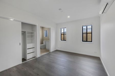 Modern Family Home - Photo 3