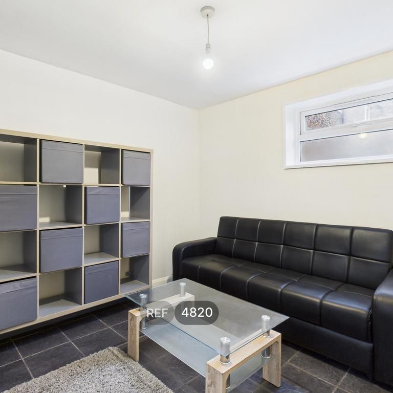 1 bedroom flat to rent - Photo 1