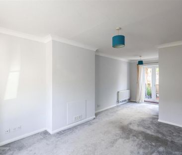 2 bedroom end of terrace house to rent - Photo 1