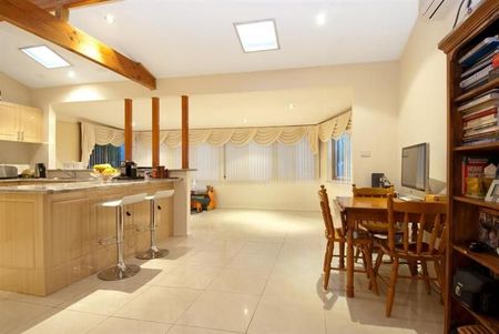 Family Home with Pool & Prime Location - Photo 3