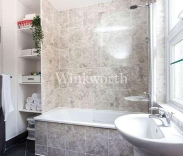 First Floor Flat, Kingsley Road, London, N13 - Photo 2