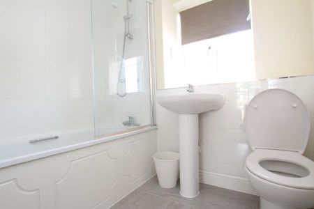 7 bedroom terraced house to rent - Photo 2