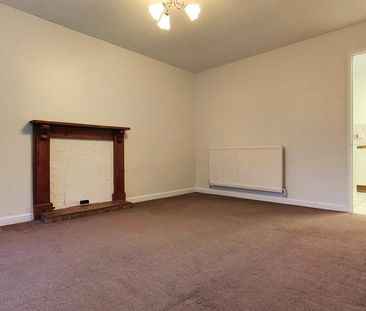 3 bedroom end of terrace house to rent - Photo 3