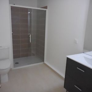 Appartement 1 pièces 33m2 MARSEILLE 12EME 645 euros - Photo 2