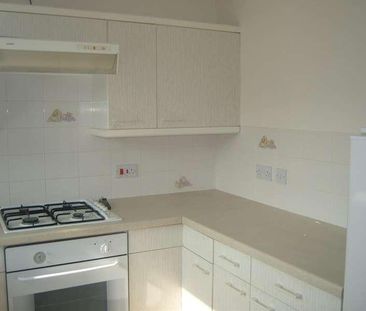 Swansfield, Lechlade, GL7 - Photo 3