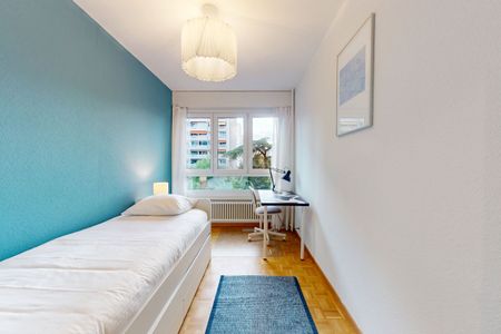 Luminous 2-bedroom apartment with balcony - Servette residential area - Photo 3