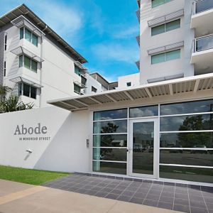Resort-Style Living Meets City Convenience - Photo 3