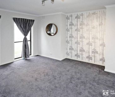 2 Bedroom Unit in the Heart of Cranbourne! - Photo 3