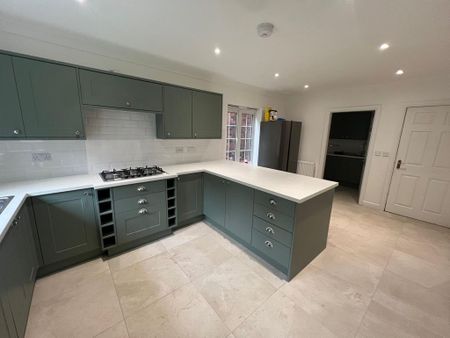 7 bedroom detached house to rent - Photo 3